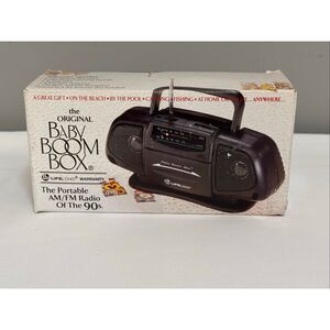 Vintage Lifelong Mini Baby Boom Box 2225 AM/FM Radio New Open Box